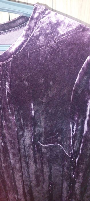 Продам новое велюровое платье