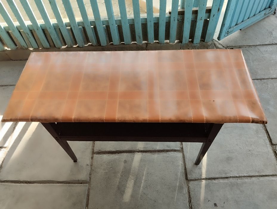 Журнальный столик