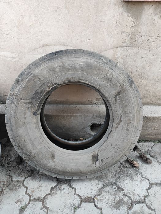Продам шину грузовую