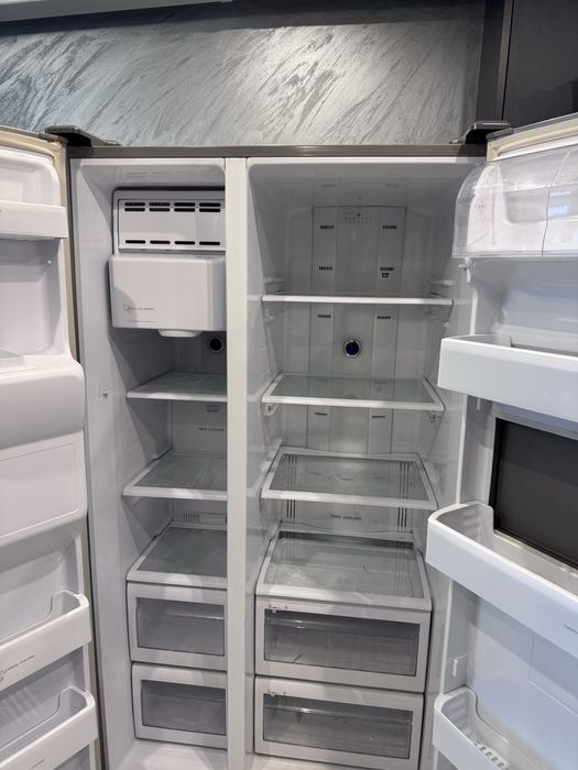 Хладилник Samsung side by side