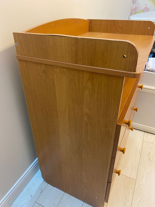 Пеленальный столик