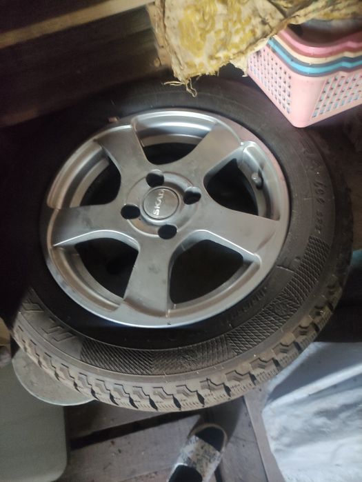 Зимний комплект продам MAXXIS