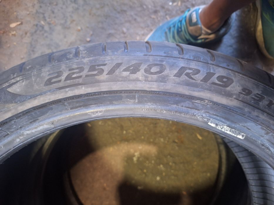 Anvelope Pireli 255/35/19[spate] și 225/40/19 [față]