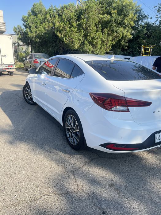 Hyundai elantra 2019 yil