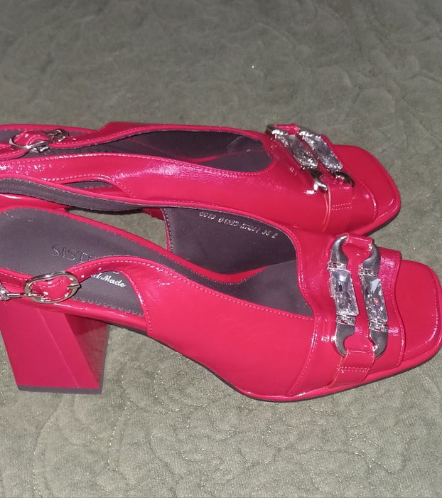 Продам обувь женскую