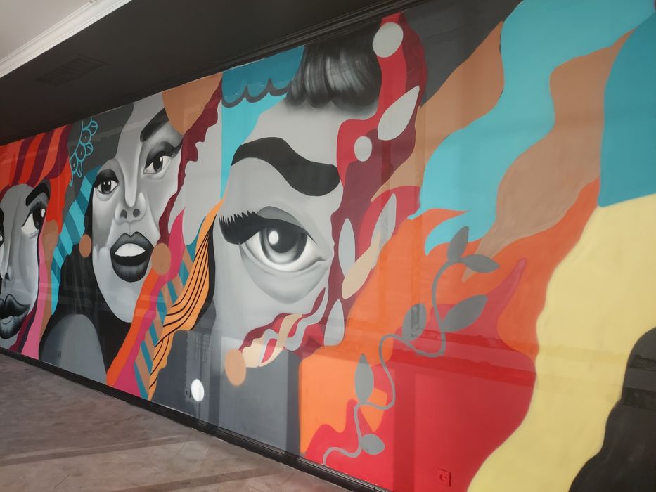 наружная разведка на стену. алматы баннер. фотосессия в подземном переходе. стены в алматы. роспись стен барельеф.