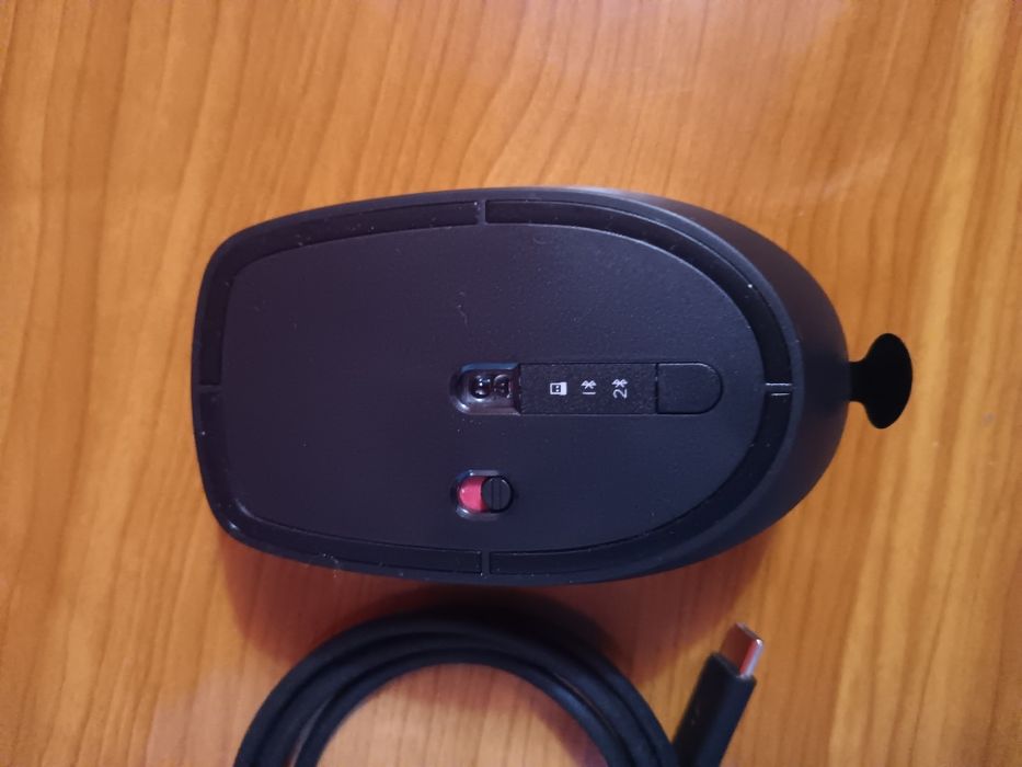 Mouse HP Rechargeable Silent 710