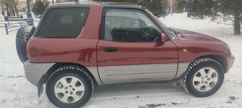 Продам машину Toyota RAV4