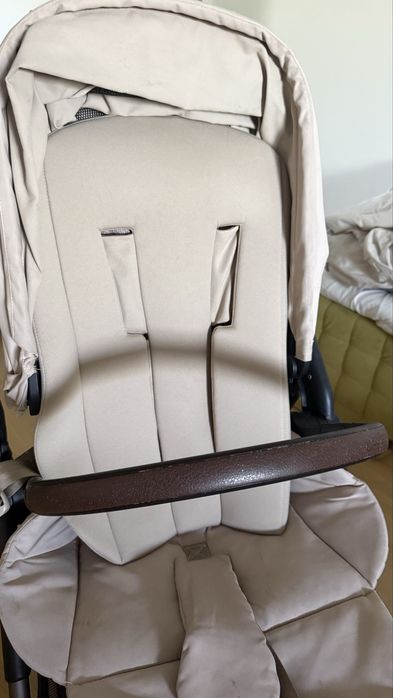 Carucior Cybex Melio Carbon Almond Beige