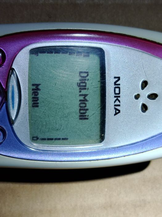 Nokia 2300 în stare bună. Are și incarcator. Telefon de colectie