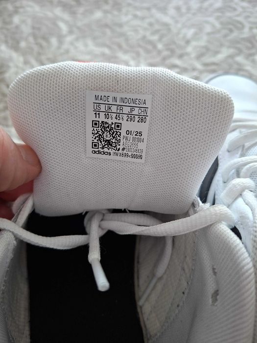 Маратонки adidas 45⅓