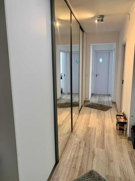 Inchiriez  Apartament modern ultracentral 2 camere + parcare privată