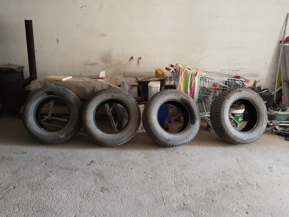 Продам покрышки на машину