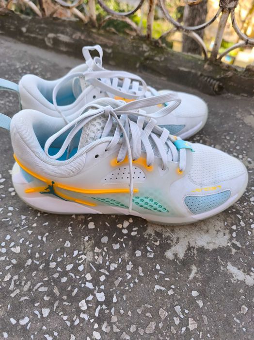 Маратонки Nike Jordan 42 номер