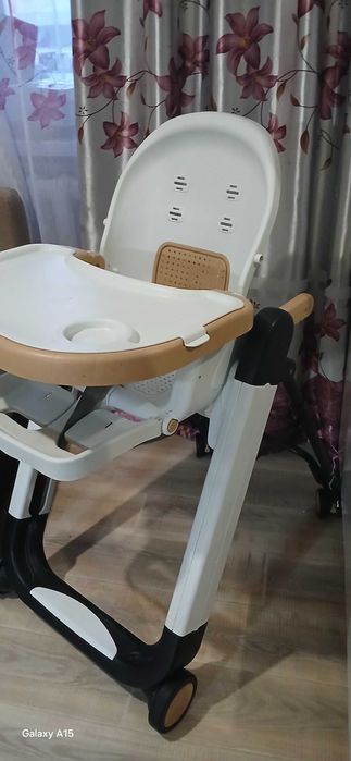 Детский стульчик для кормления.