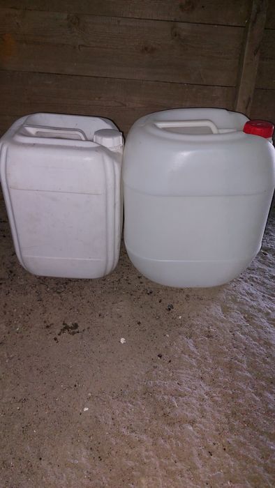 Продам пластиковые канистры
