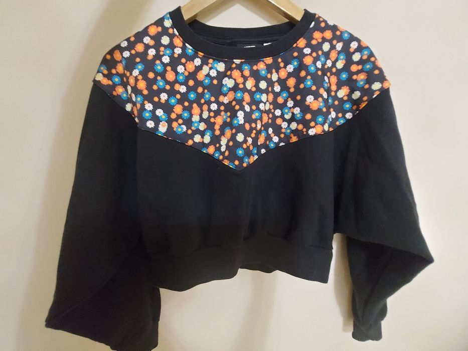 Късо дамско горнище Nike размер XS