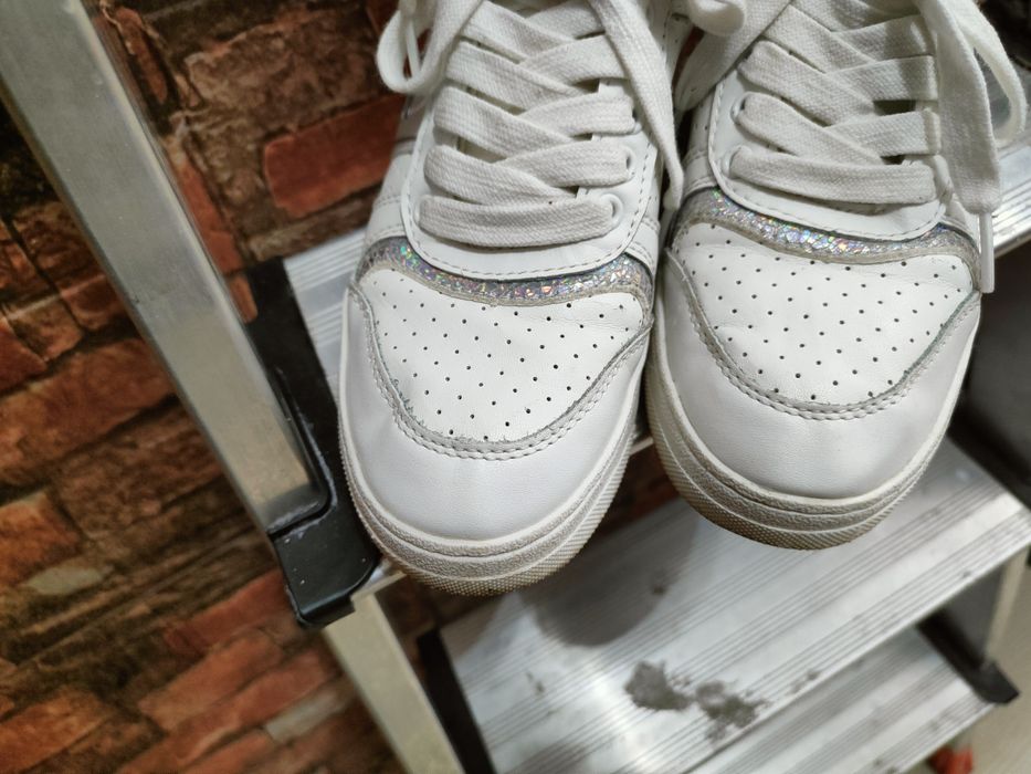 Лимитирана серия Vans The Simpsons, DKNY