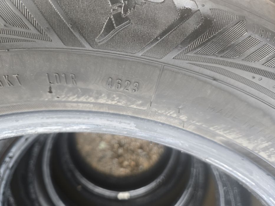 4бр. 215 60 17 Goodyear всесезонни.