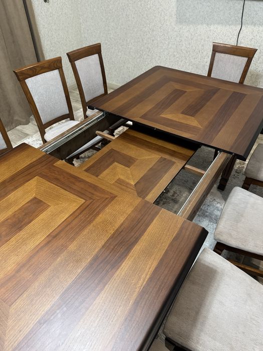 продам госттиный стол со стульями