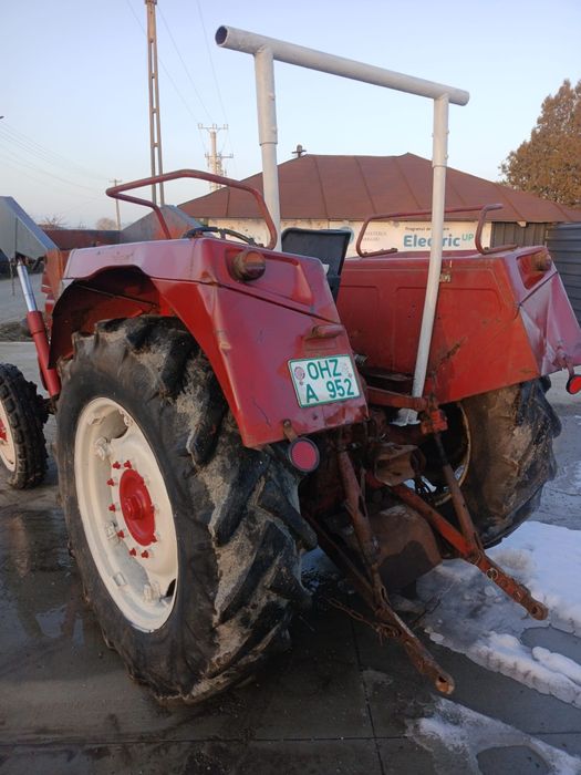Tractor cu încărcător frontal 60 cp 4cilindri Renault 3700 euro