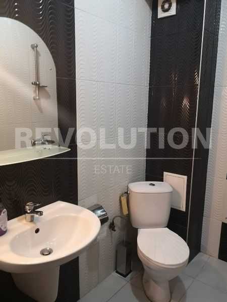 Дава се под наем Двустаен апартамент в Варна, Колхозен пазар - 75 кв.м за 348.84 € - Снимка #5