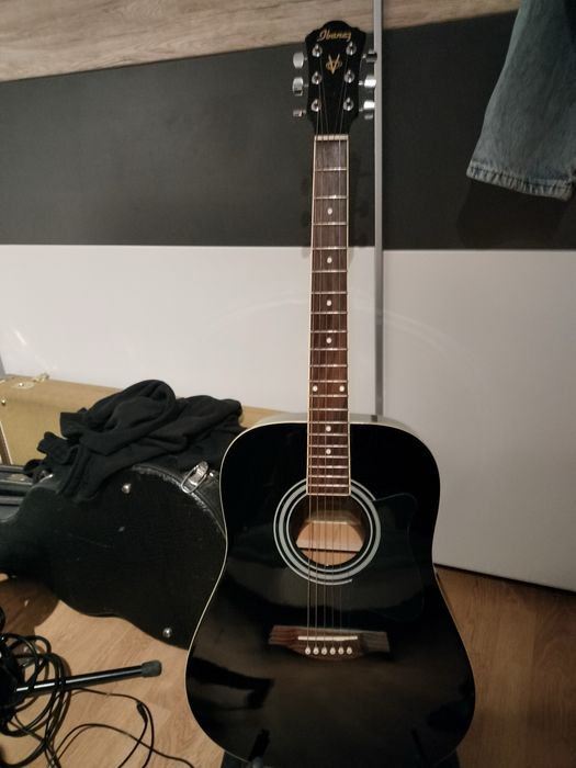 Chitara electrica/ chitara acustica