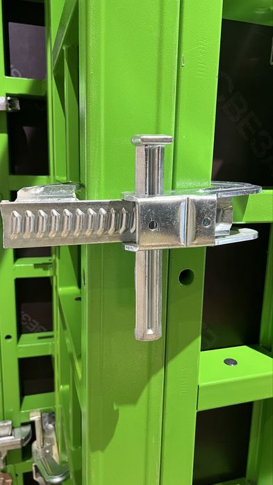 Фанера "Ultraply" и Свеза Дек 350 и коплектующие для опалубки