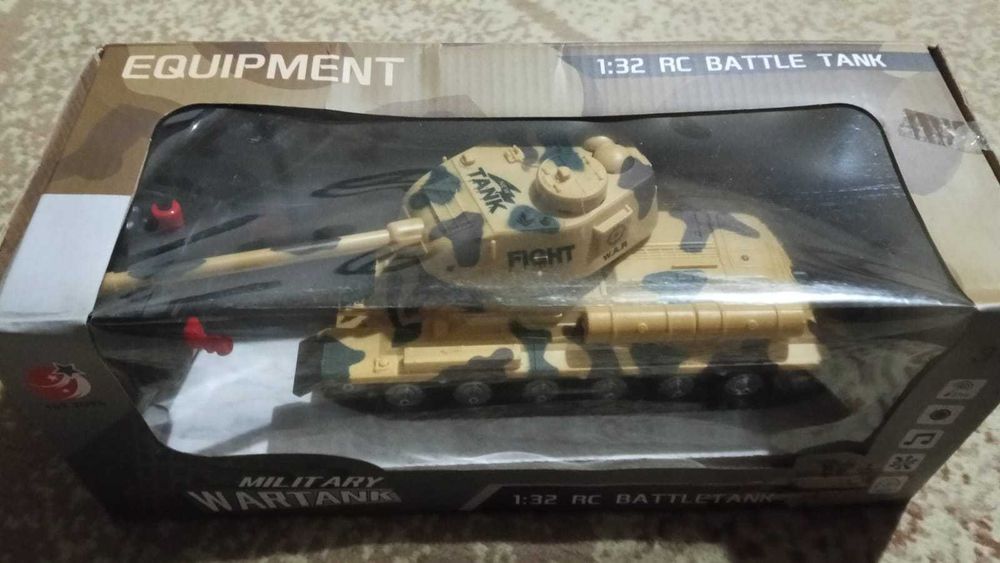 Продам машинки на пульте управления.