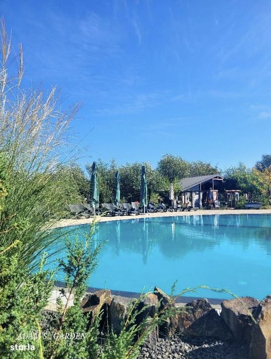 Vând restaurant și piscină publică