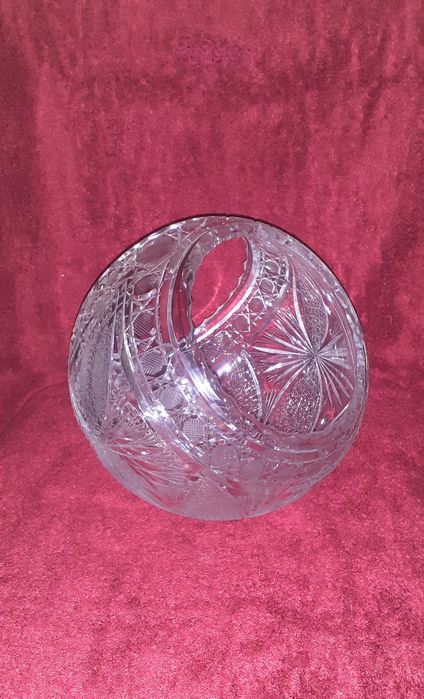Продам хрустальную корзину