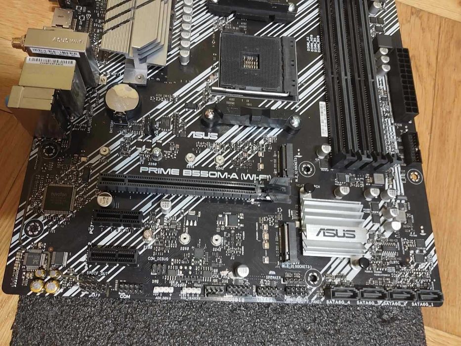 AMD Ryzen 9 3900X + Asus Prime B550M-A Wi-Fi