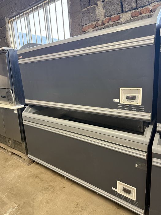 Минусови хладилни витрини AHT