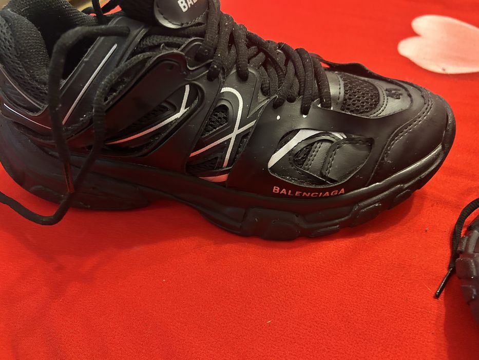 BalenciagaTrack.