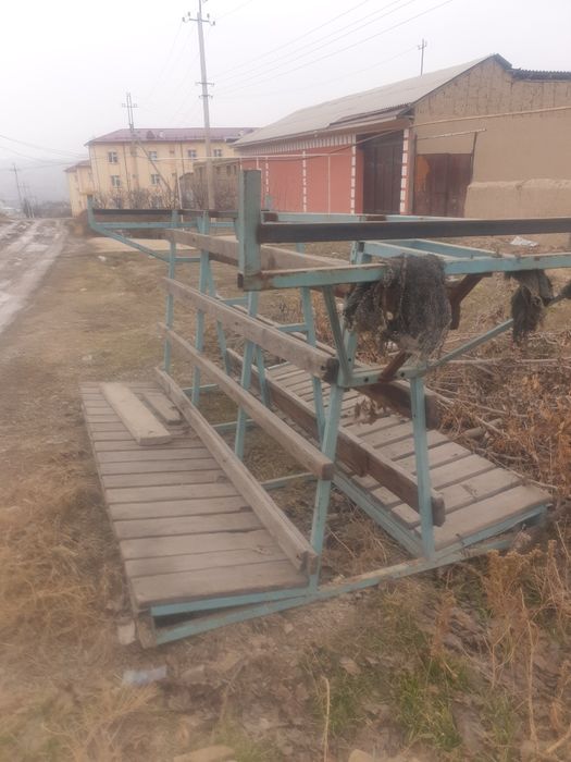 Piramida oyna tashish uchun