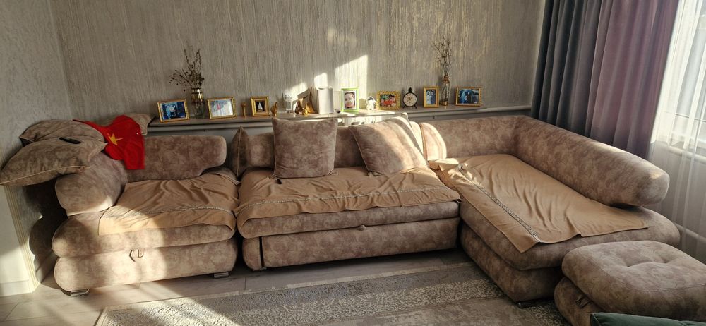 Диван угловой+пуф