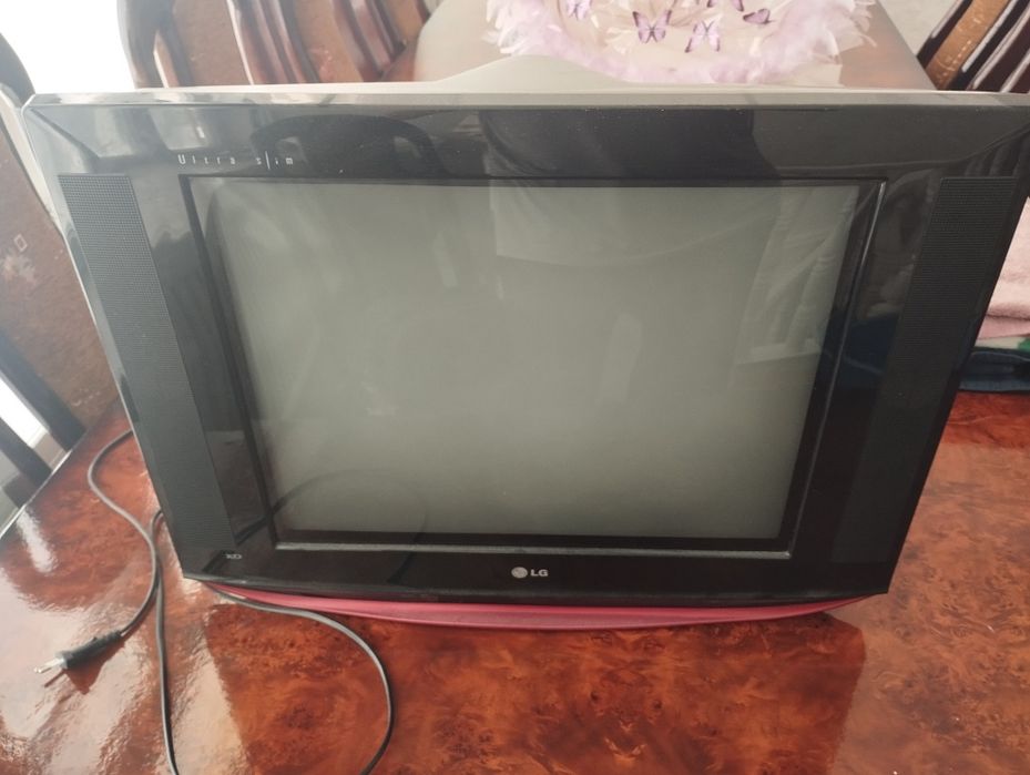 Проадется телевизор LG  рабочий