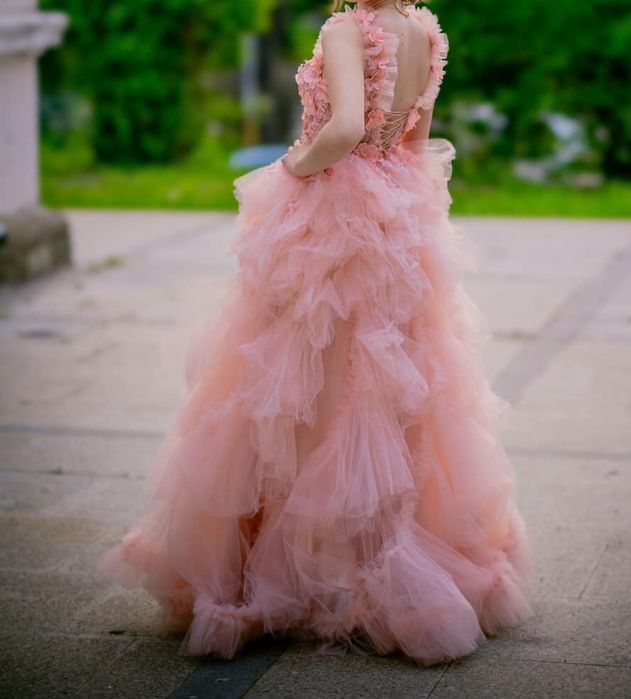 Бална розова рокля