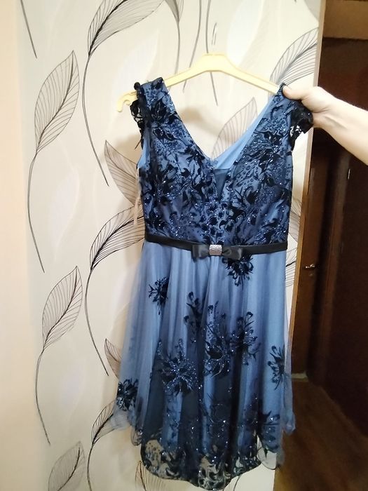 Vând rochie pentru ocazii.