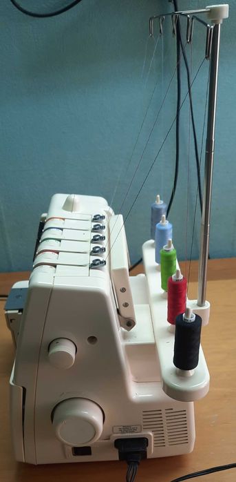 Коверлок Merrylock model 3000CL