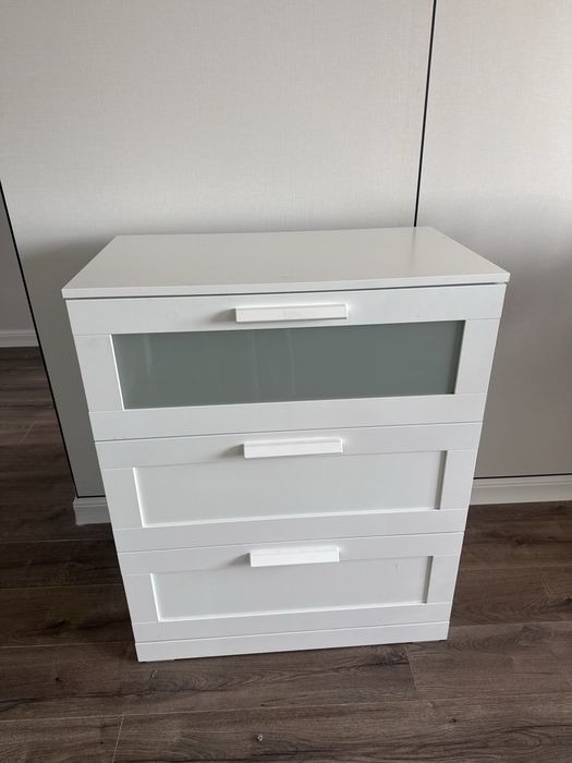 Продам комод Бримнэс Икеа.