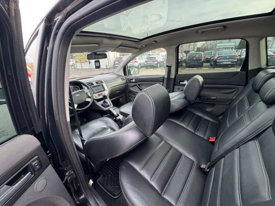 Ford Kuga 2.0 TDCI 163 CP Automata 4x4 2012-întretinută