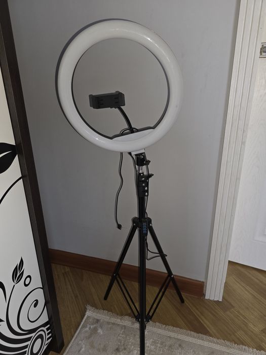 Кольцевая лампа со штативом