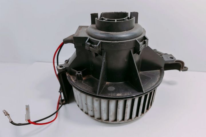 Ventilator habitaclu Delphi 52407543 Opel Astra H