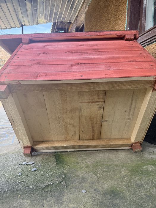 Cusca de caine din lemn