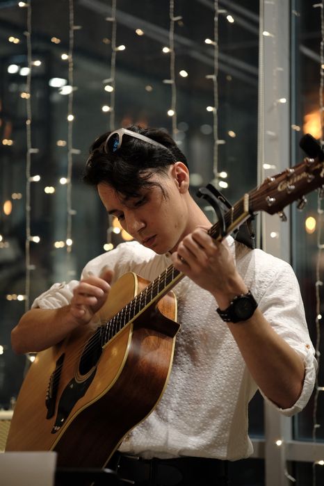 Индивидуальные уроки игре на гитаре