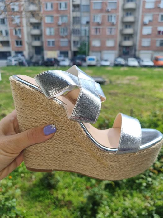 Летни сребристи италиански сандали с ластик