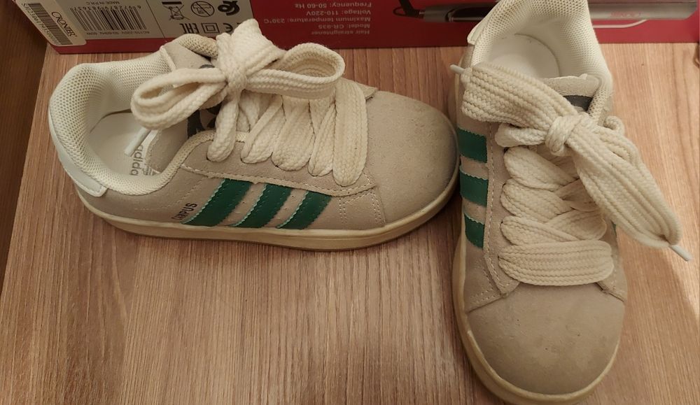 Детские кроссовки