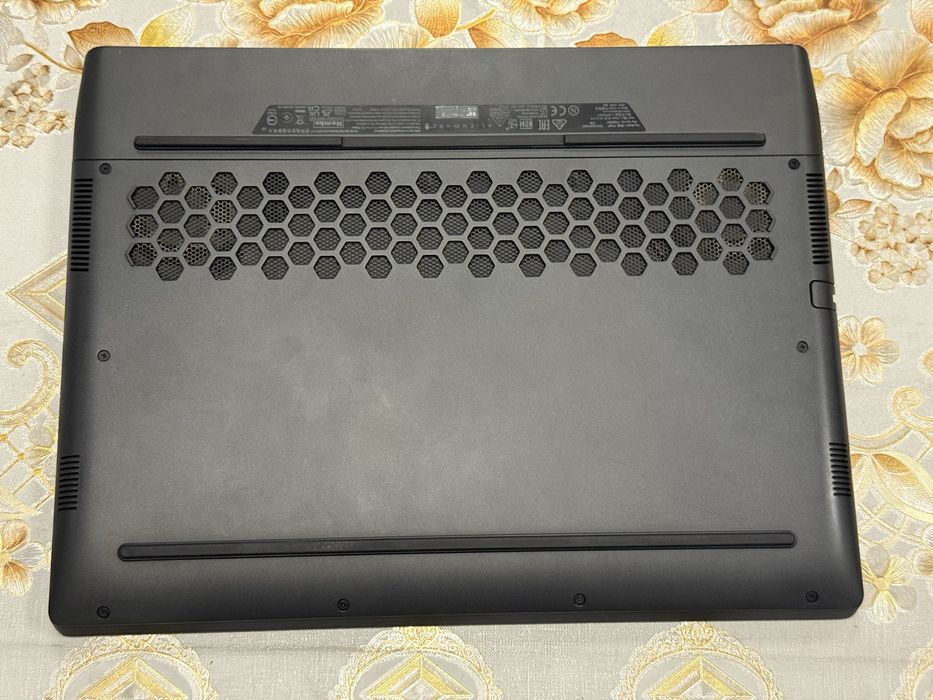 Alienware M15 R7 2022 - A’lo holatda! Sovutgichli RGB podstavka sovg’a