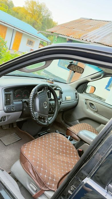 Продам Мазду ТРИБЕК